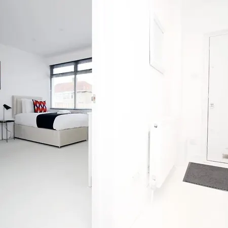 Birchdale - Contractor, Staycation House בית נופש